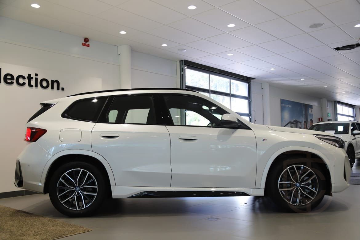 BMW iX1 xDrive30 M Sport