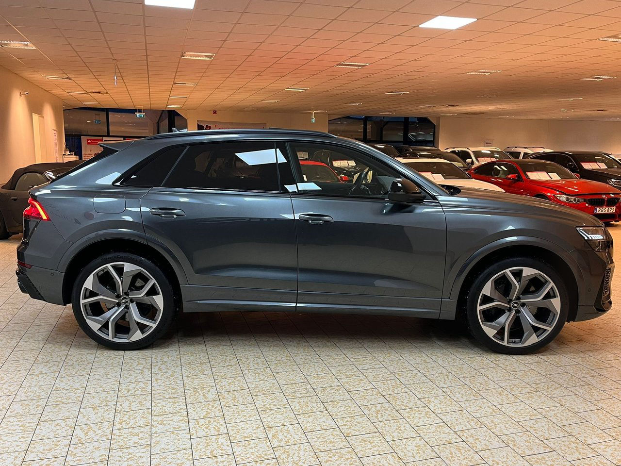 Audi RSQ8