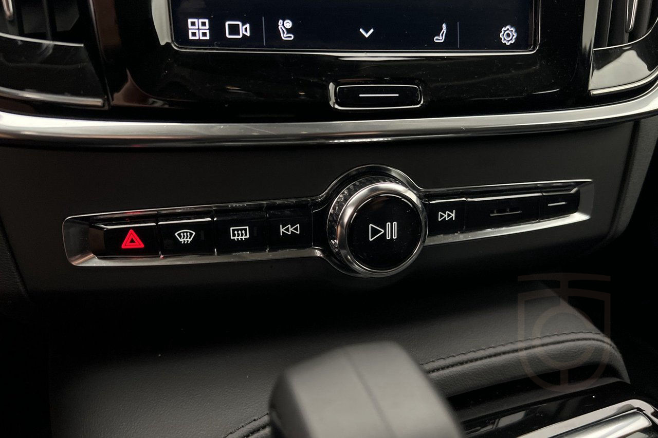 Volvo V90 Recharge T6 AWD Core Bright