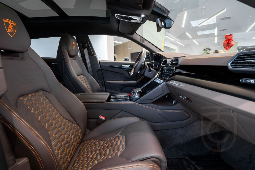 Lamborghini Urus S | Akrapovič | Full Spec