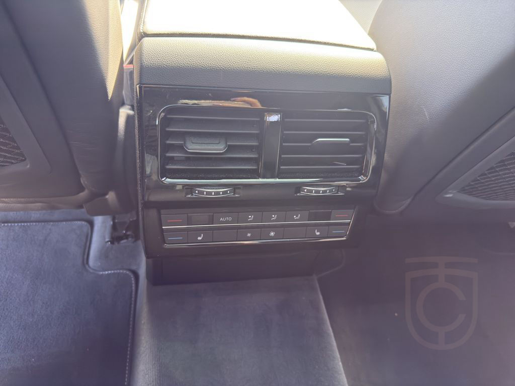 Volkswagen Touareg 3.0 TDI 4MOTION R-Line | PANO | AHK |