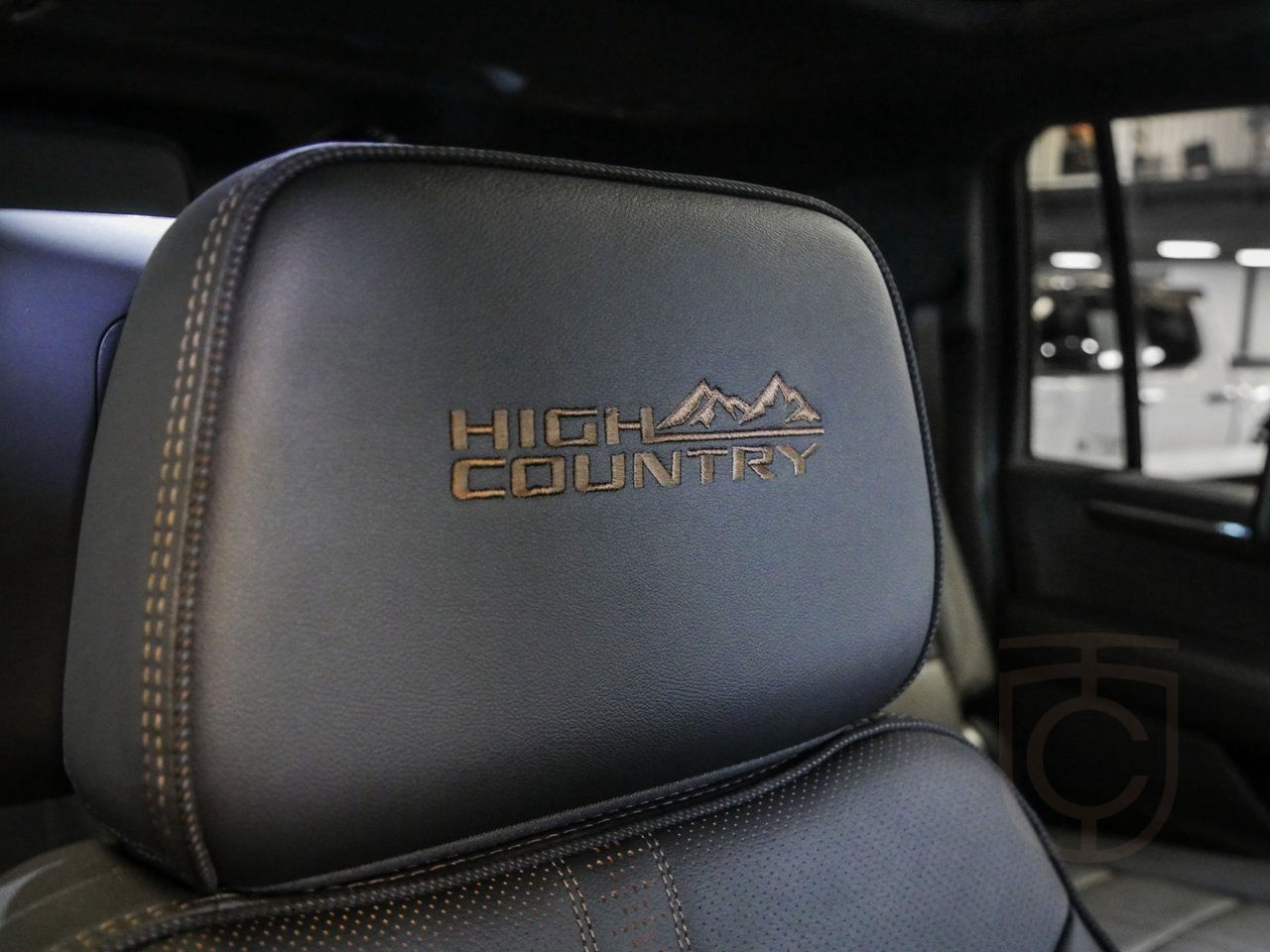 Chevrolet Suburban High Country DELUXE V8