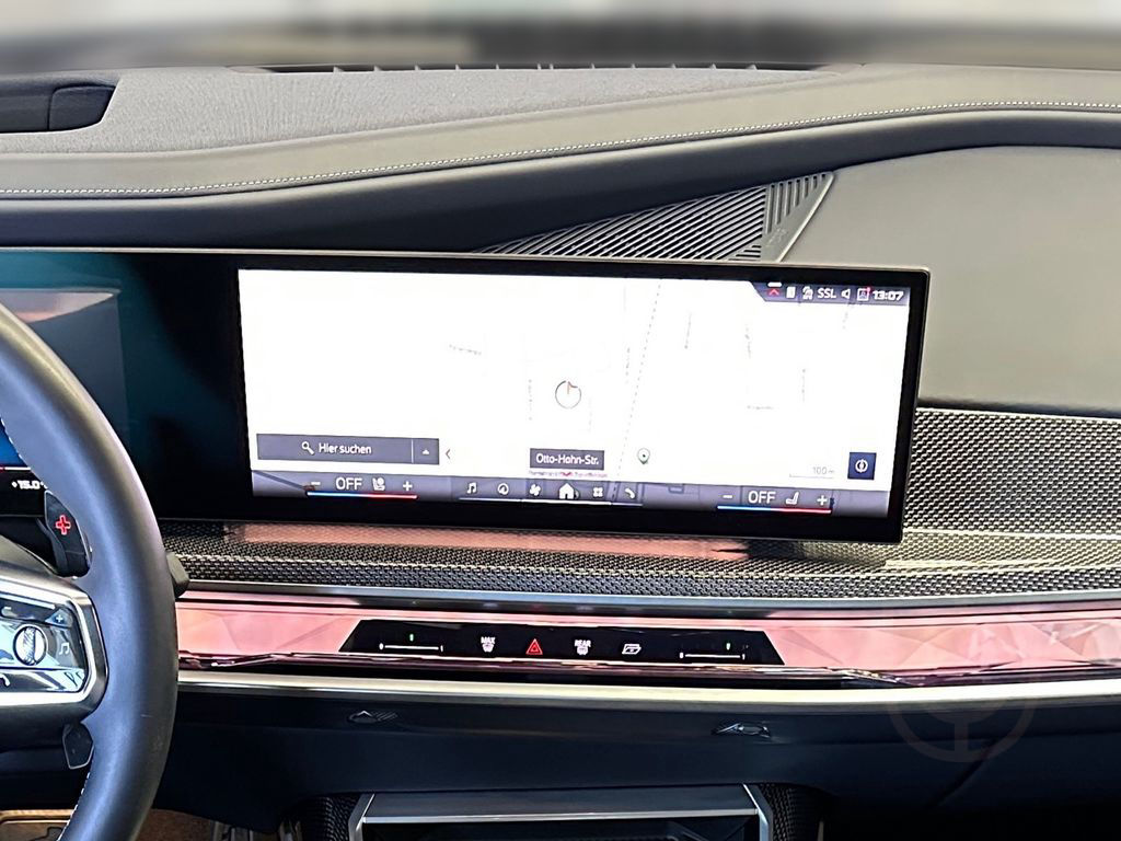 BMW M760e xDrive*Kristall*B&W*Fond-TV*PanoSkyL*360°*