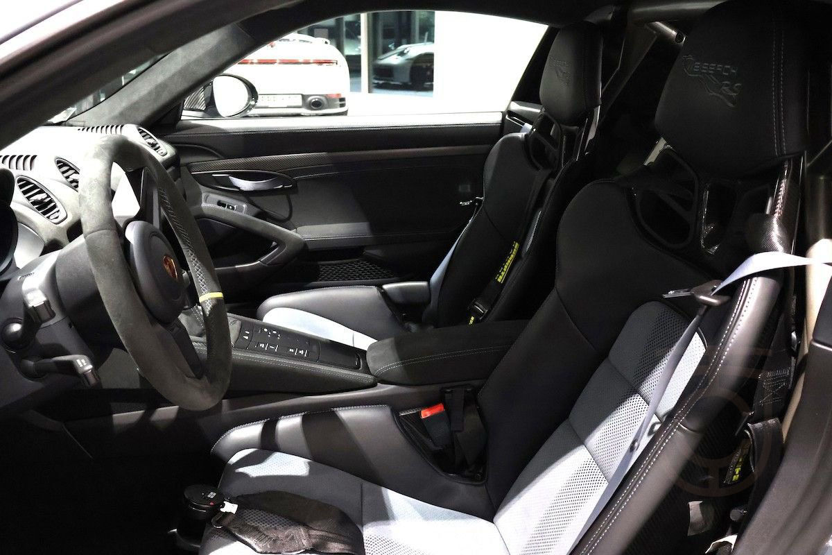 Porsche 718 Cayman GT4 RS