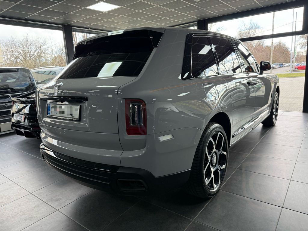 Rolls-Royce Cullinan- 4 seats- Bespoke- Starlight- Tables+TV