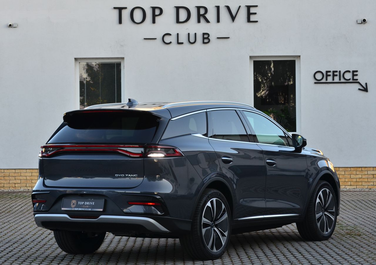 BYD TANG MY2025/AWD/800V/7 míst