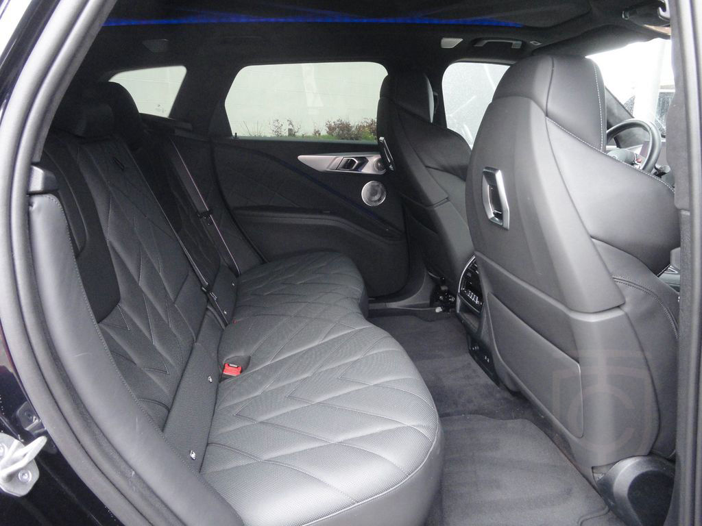 BMW XM,AHK,B&W,Sitzbelüft.+Massage,Leder schwarz,23"