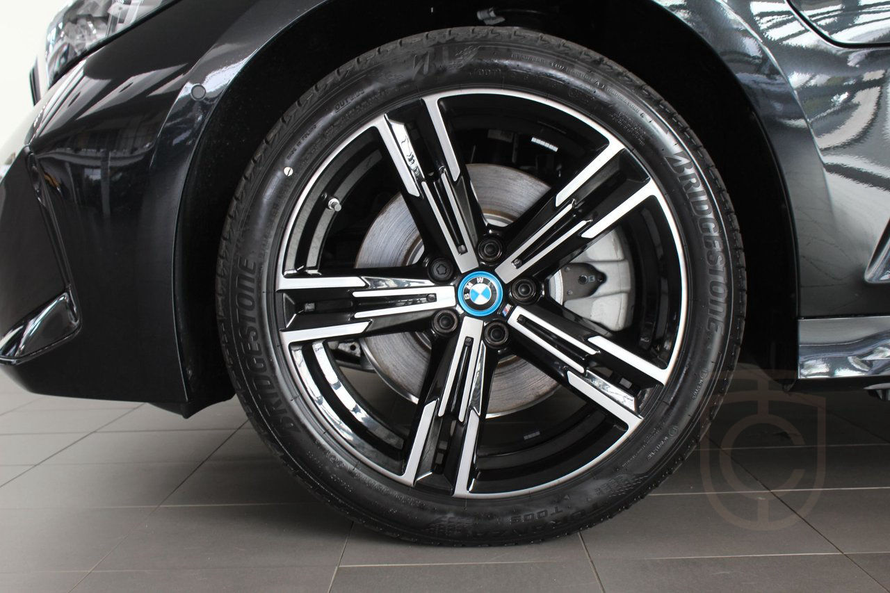 BMW 330e xDrive Sedan M Sport
