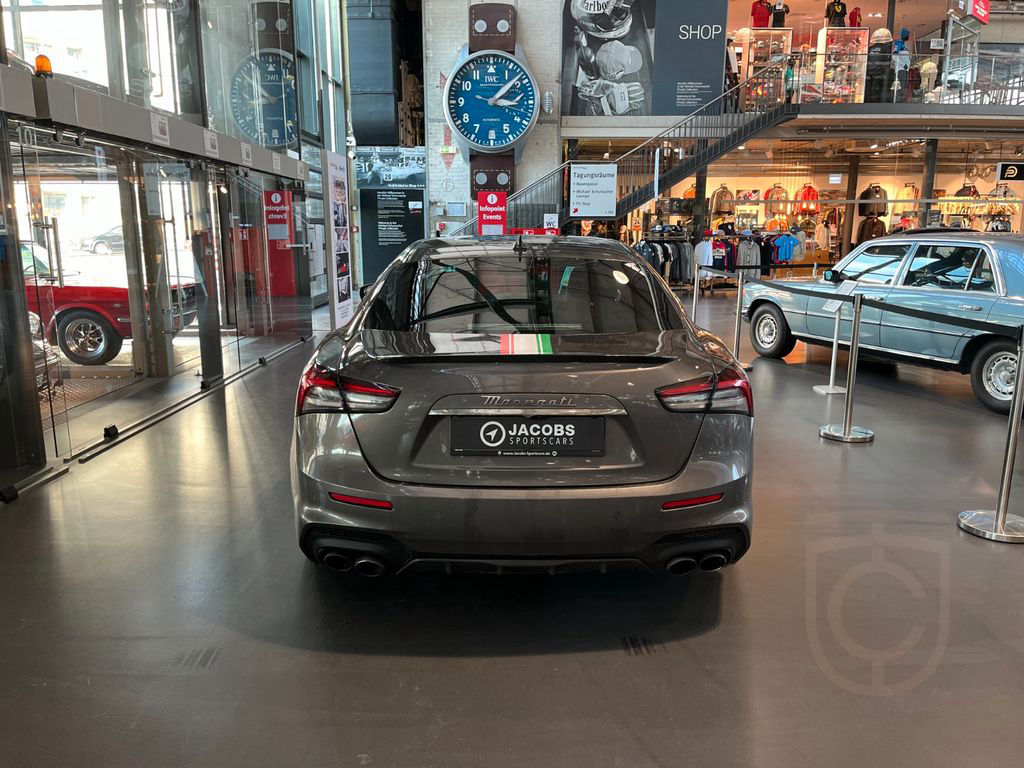 Maserati Ghibli 3.8 V8 Trofeo*B&W*CARBON EXT.*F.ASSIST*