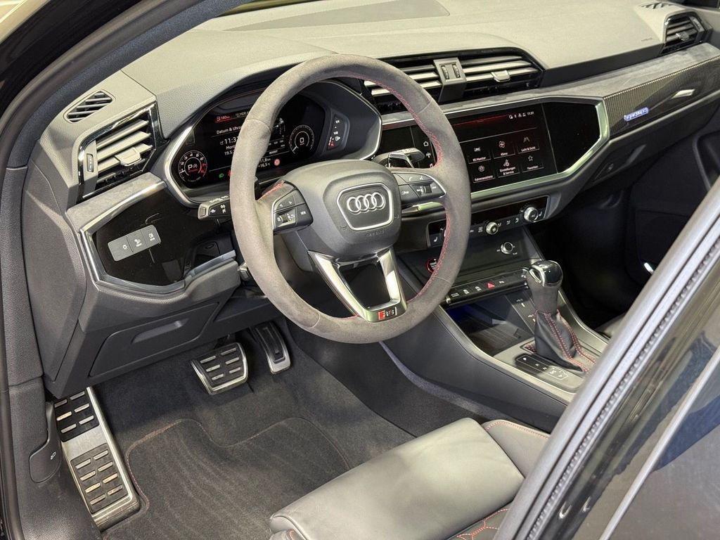 Audi RS Q3 Sportback | MATRIX NAVI PANO LEDER AHK ACC
