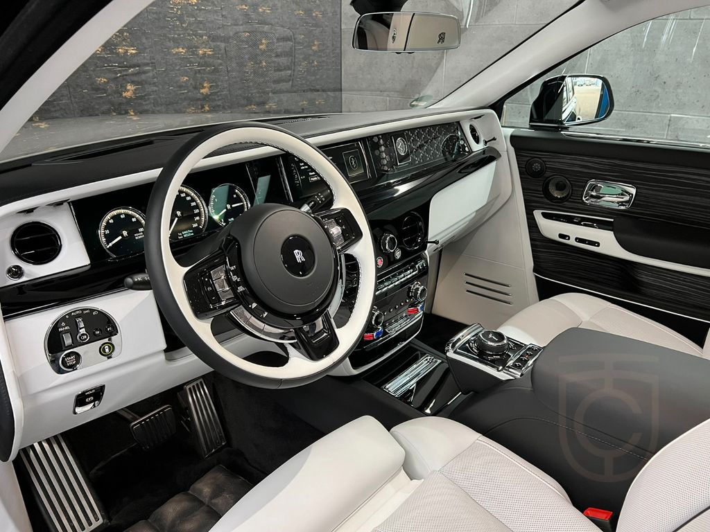 Rolls-Royce Phantom SWB Extended Two-Tone FULL