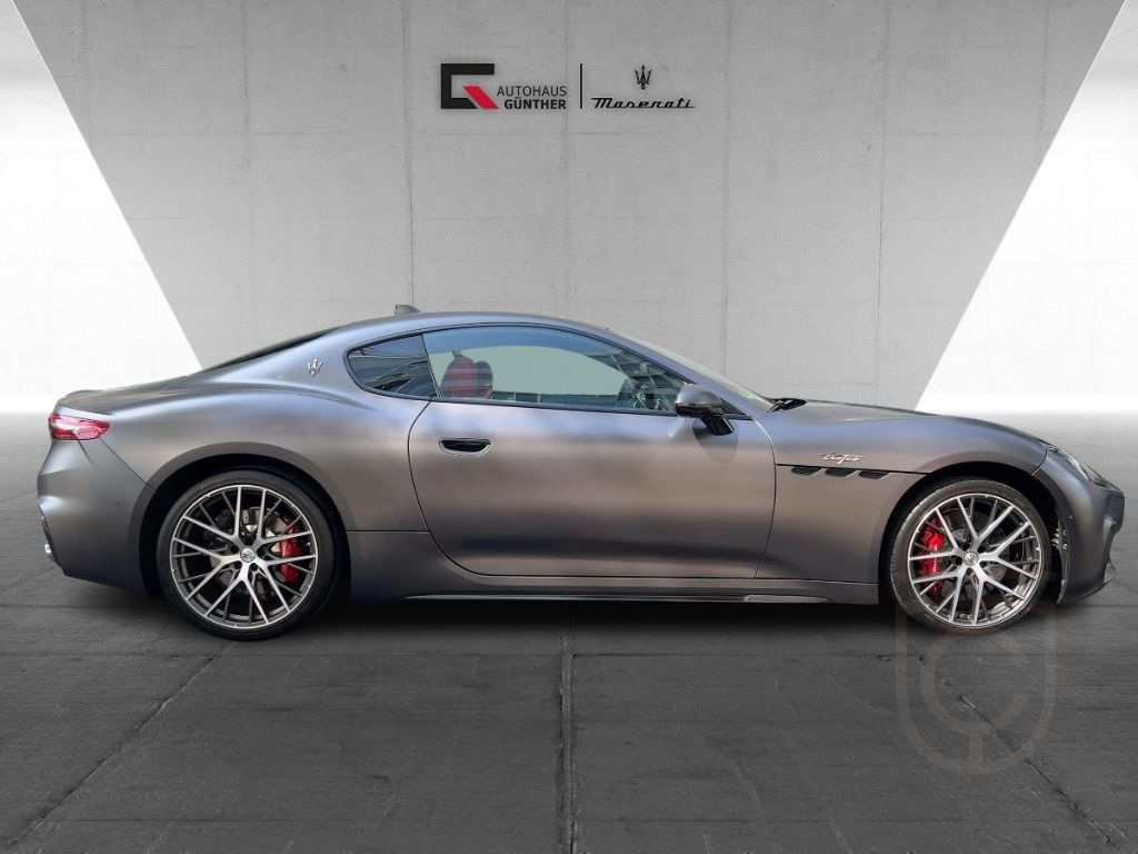 Maserati GranTurismo TROFEO MY24 550PS CARBON - MATT - VO