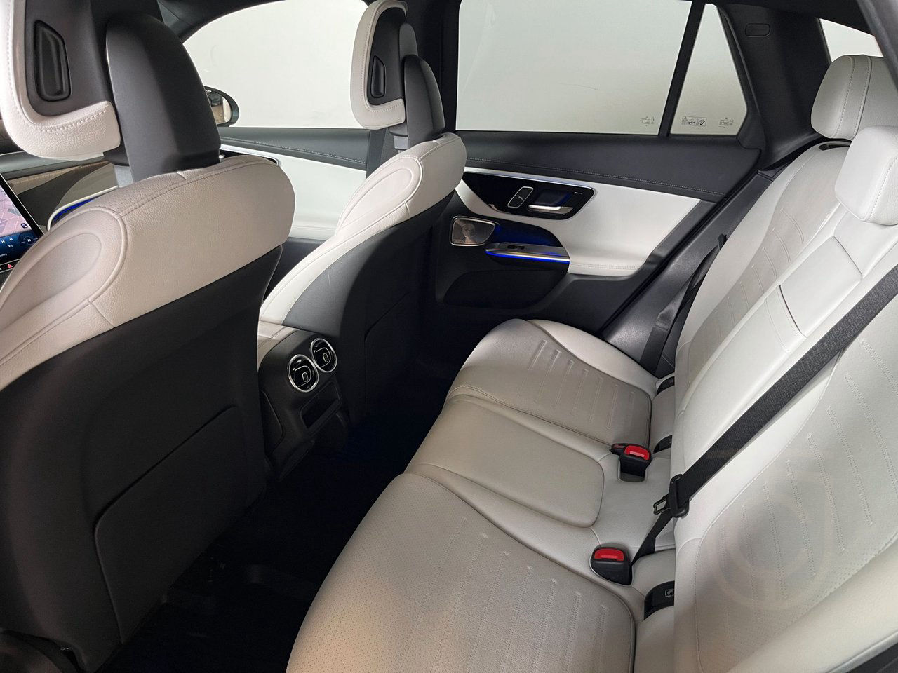 Mercedes-Benz GLC 300e 4MATIC AMG Line Premium Panorama m m