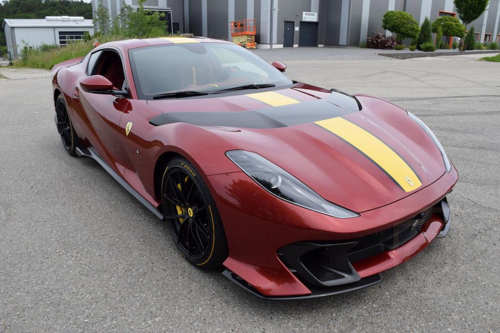 Ferrari 812 Competizione Tailor made ROSSO FIORANO