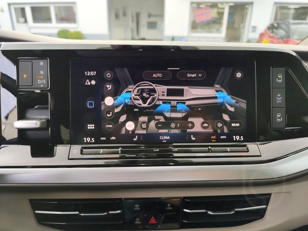 Volkswagen Multivan LÜ DSG Style Sthzg. Pano el.Sitze Navi