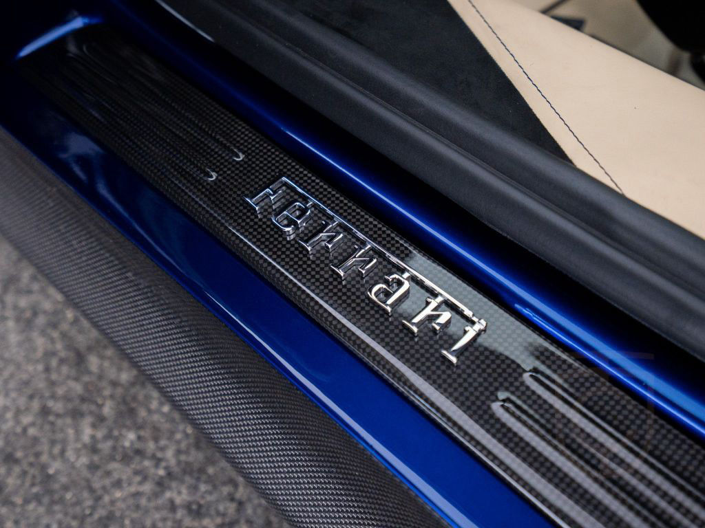 Ferrari SF90 Spider FERRARI SINGEN