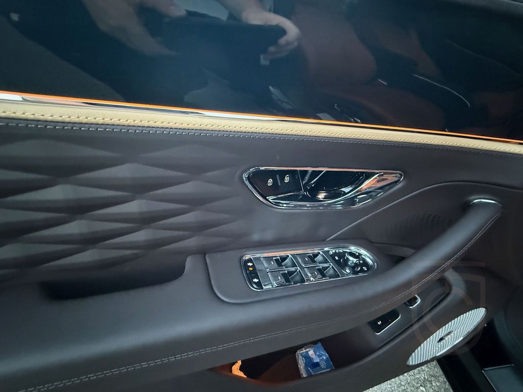 Bentley Flying Spur W12 Mullinier