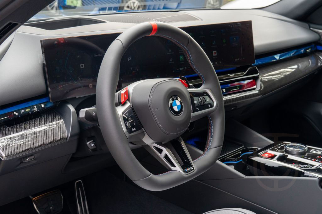BMW M5 TOURING.DR.ASS.LED.PANORAMA.B&W.360°.AHK.