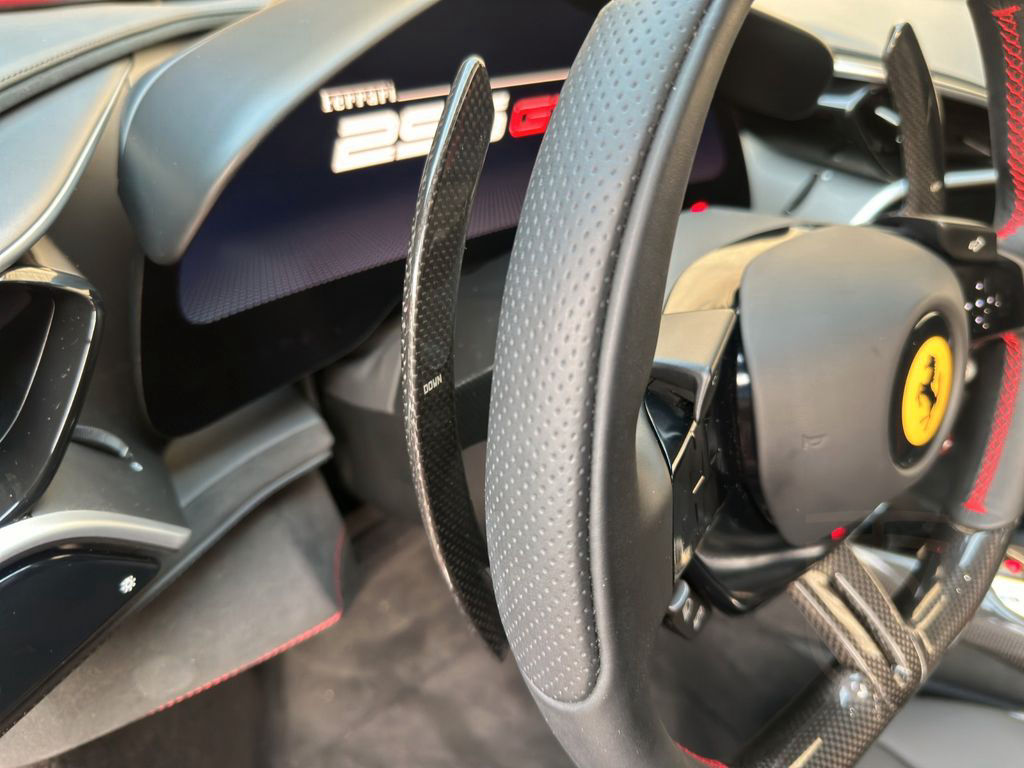 Ferrari 296 GTB *Lift* *Racing Sitze*