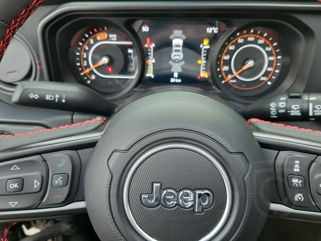 Jeep Wrangler Rubicon My 24 mit SkyOne Touchdach