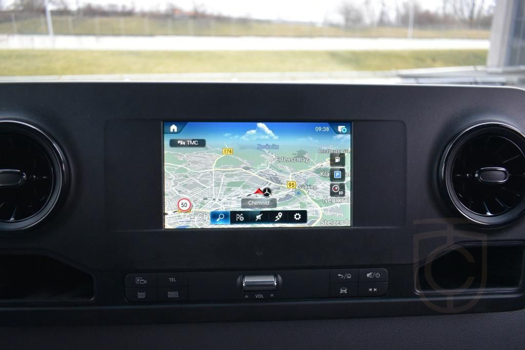 Mercedes-Benz Sprinter 319 Tourer 4x4 LED*Cam*Navi*Distronic