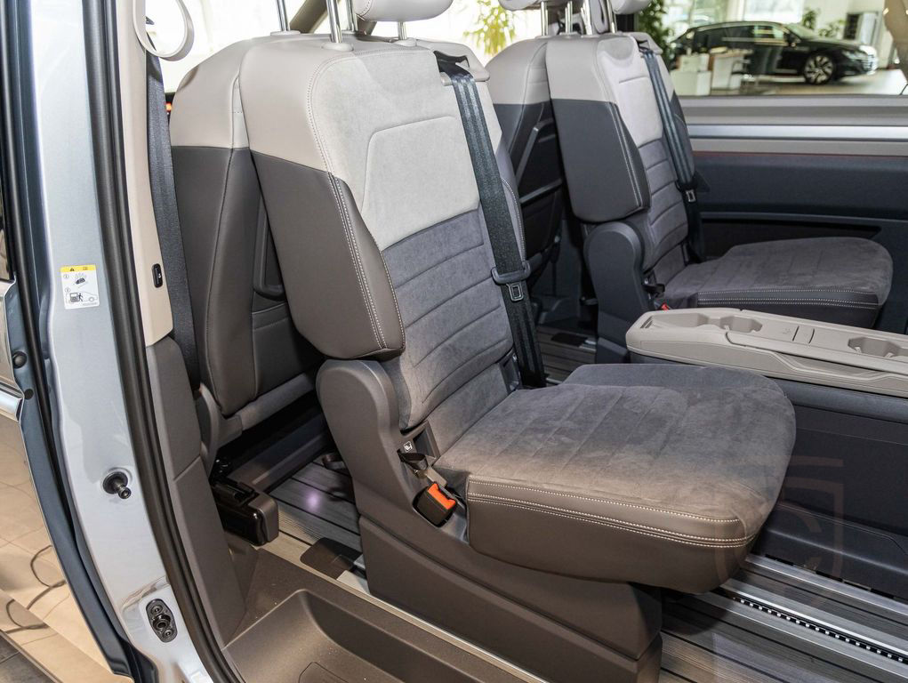 Volkswagen T7 Multivan Style 2,0 l TSI lang | keyless | Eas