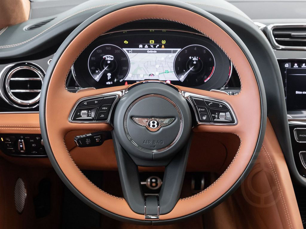 Bentley Bentayga Azure V8 BENTLEY FRANKFURT / FULL