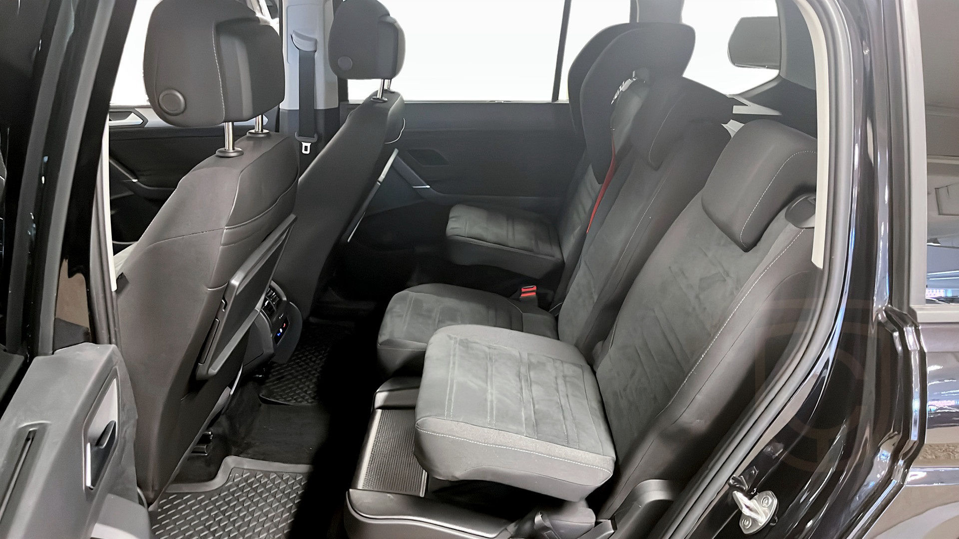 Volkswagen Touran 7-seater