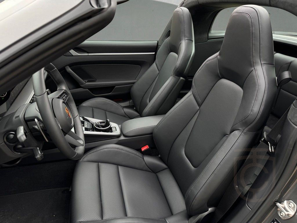 Porsche 992 911 Targa 4 S Tageszul achatgrau Top Komb