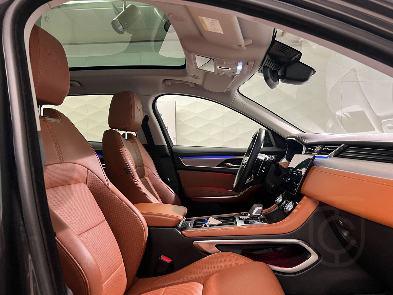 Jaguar F-Pace P400e