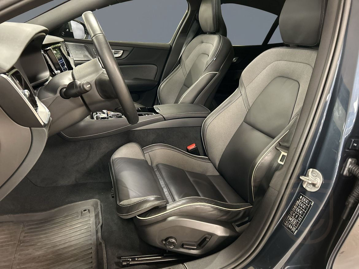 Volvo S60 Recharge T6 II Plus Dark