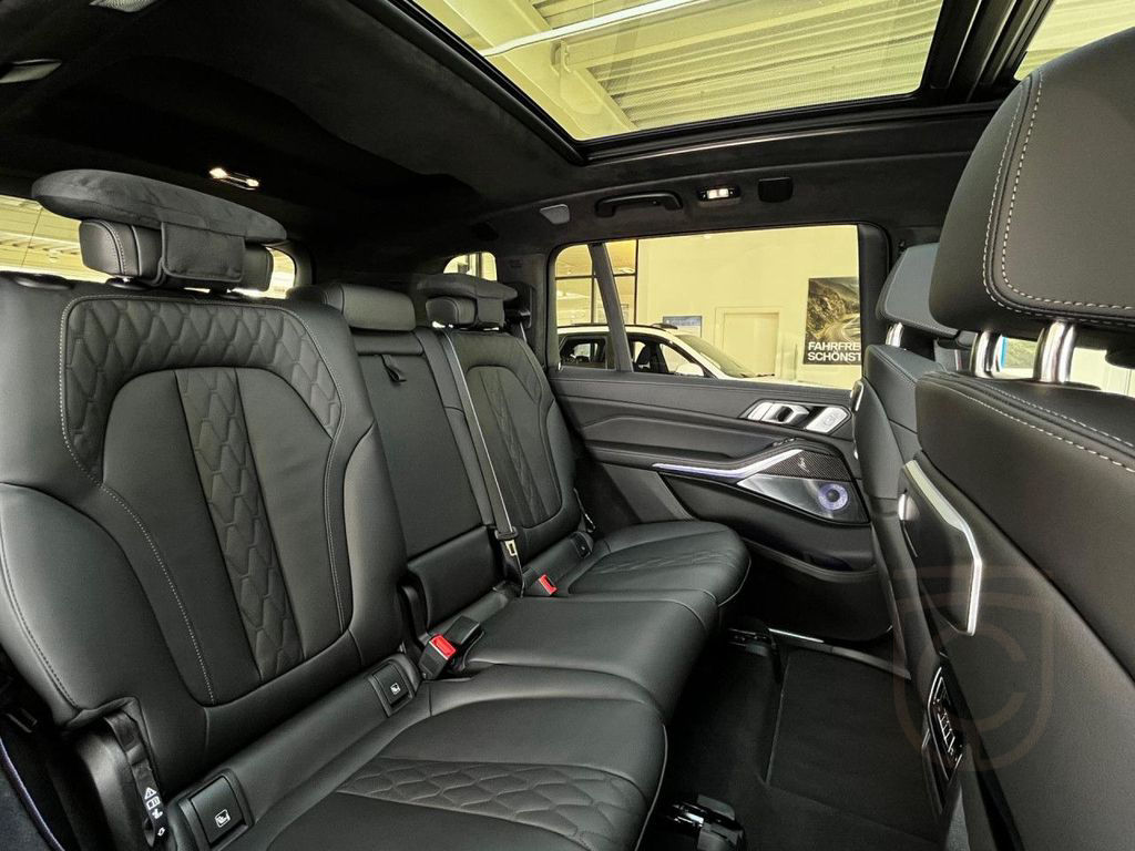 BMW X7 xDrive40d M Sport Kristall Bowers Massage 23"