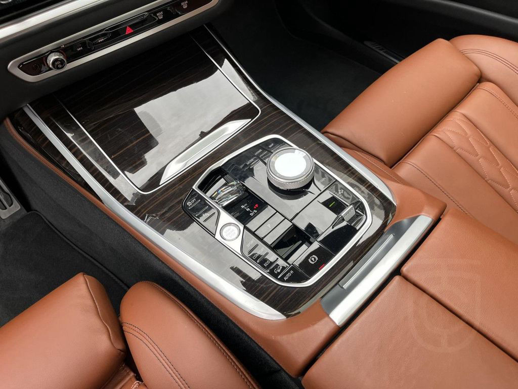 BMW X7 xDrive40i M-Sport AHK Iconic Glow 360°