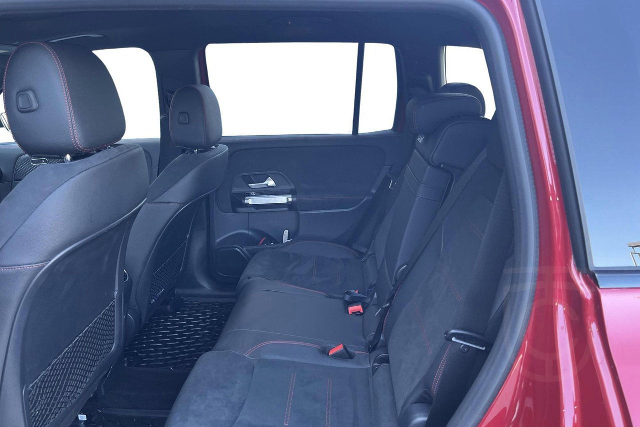 Mercedes-Benz EQB 300 4MATIC AMG