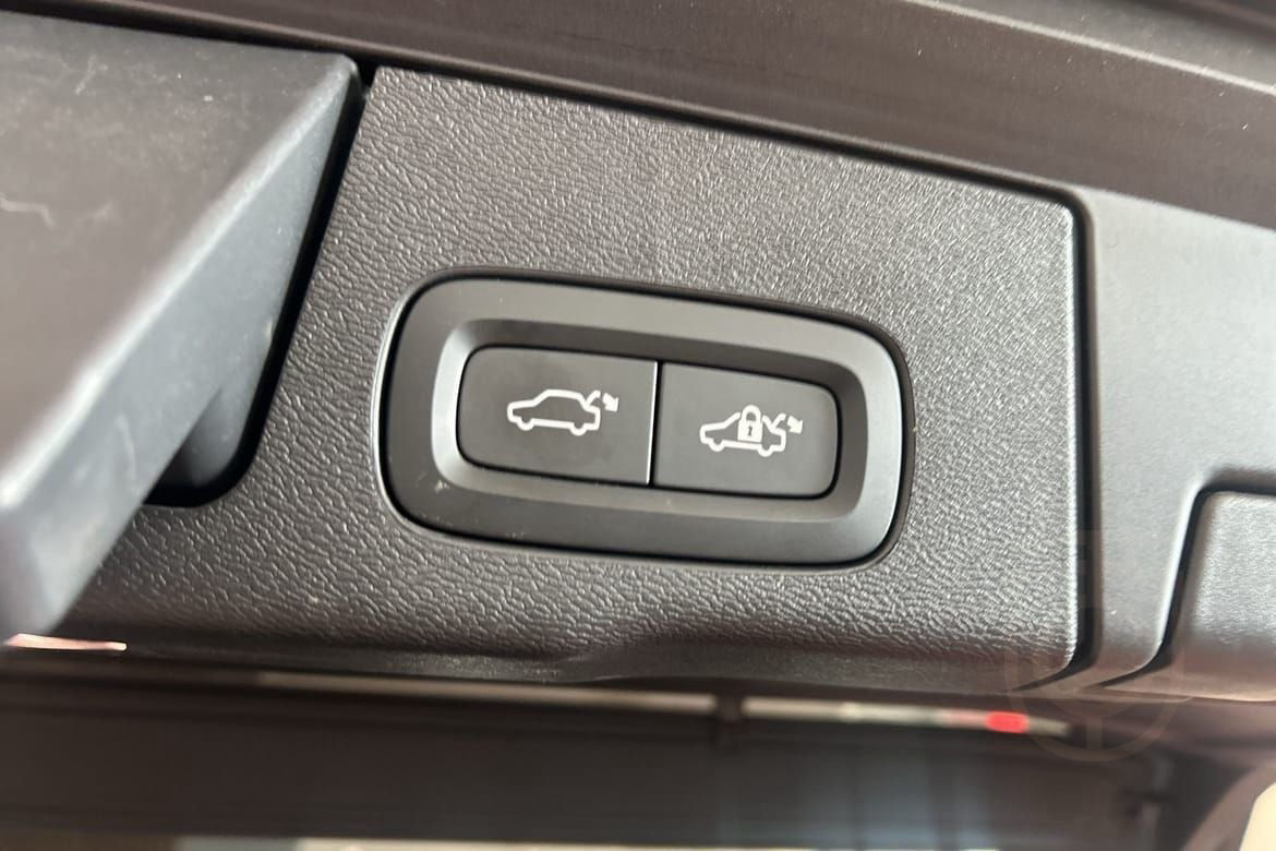 Volvo XC60 B4 AWD Diesel Plus Dark