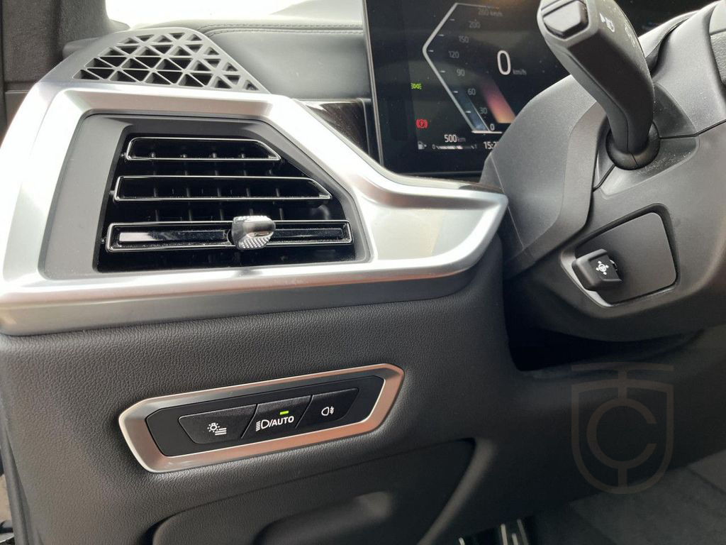 BMW X7 xDrive40i M-Sport AHK Iconic Glow 360°