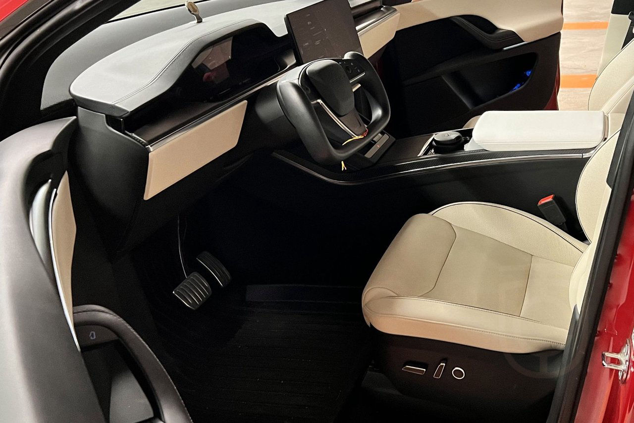 Tesla Model X PLAID