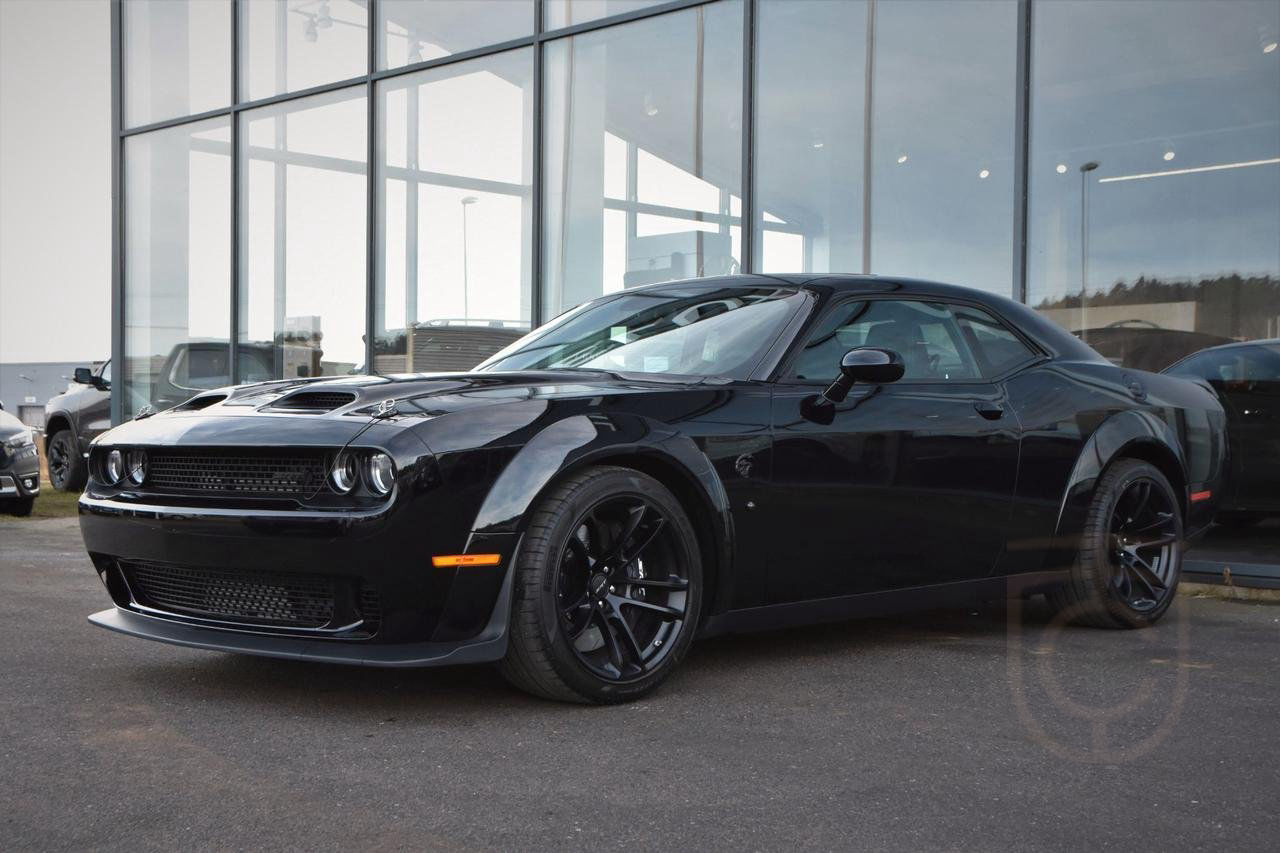 Dodge Challenger SRT Hellcat JAILBREAK