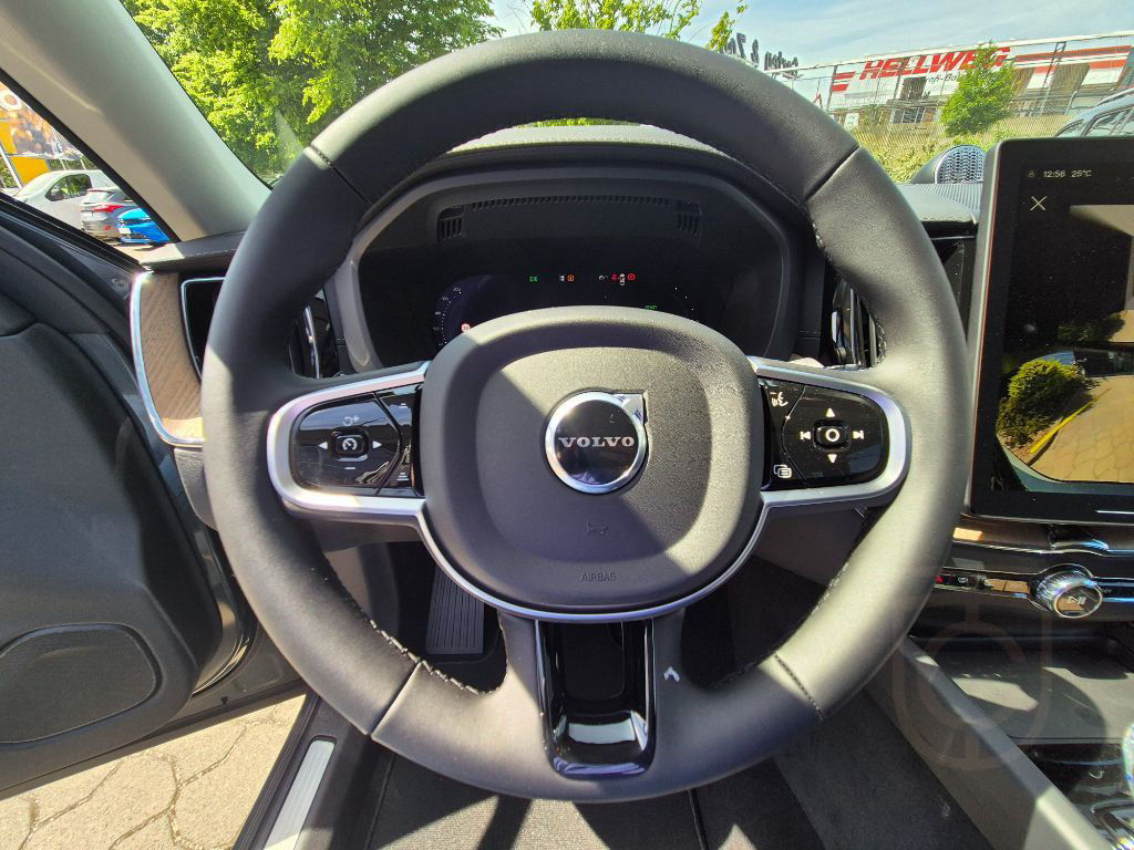 Volvo XC60 T8 AWD Ultra Dark+Facelift+VOLL