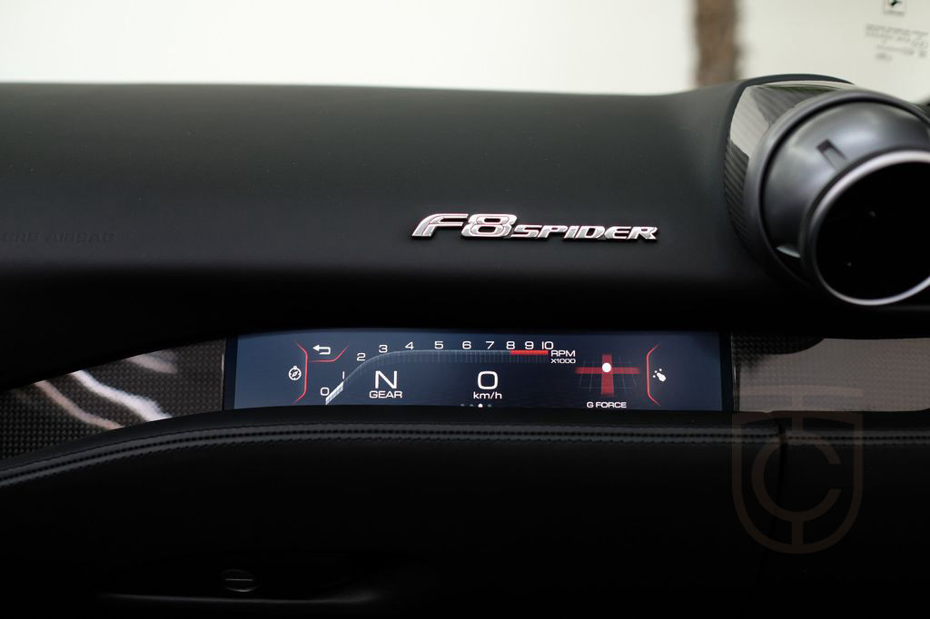 Ferrari F8 Spider/CARBON/LIFT/PASS.DISPL/RACINGSEATS/JBL