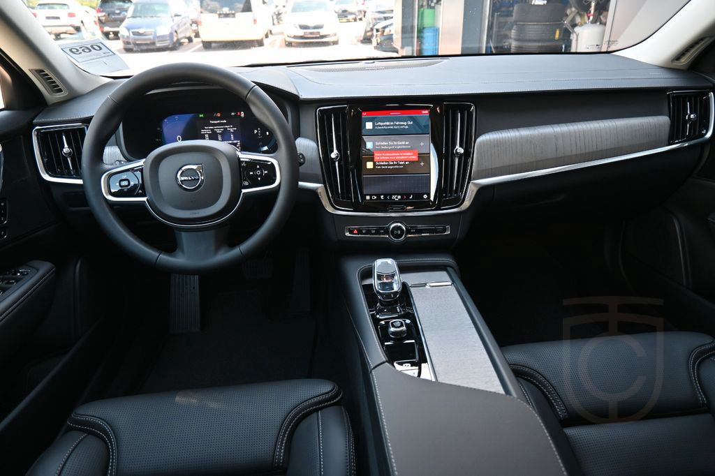 Volvo V90 B4 D AWD Cross Country Plus*Pano*STHZG*AHK