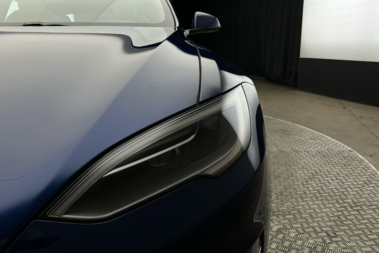 Tesla Model S AWD Yoke