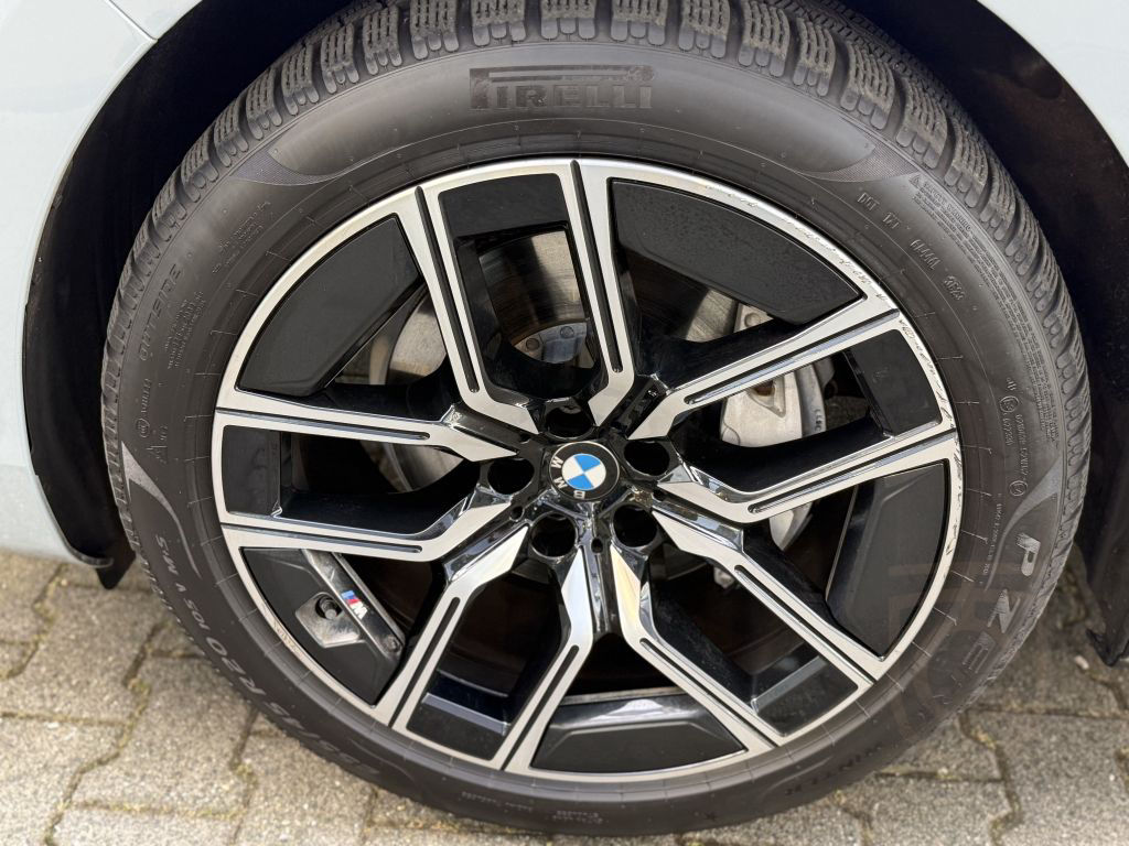 BMW 740d xDrive M Sport AHK StHzg P.SKY Autobahnas.