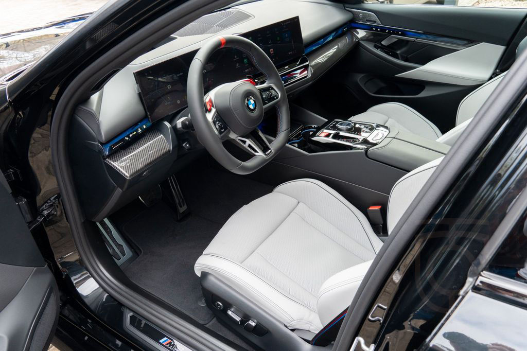 BMW M5 TOURING.DR.ASS.LED.PANORAMA.B&W.360°.AHK.