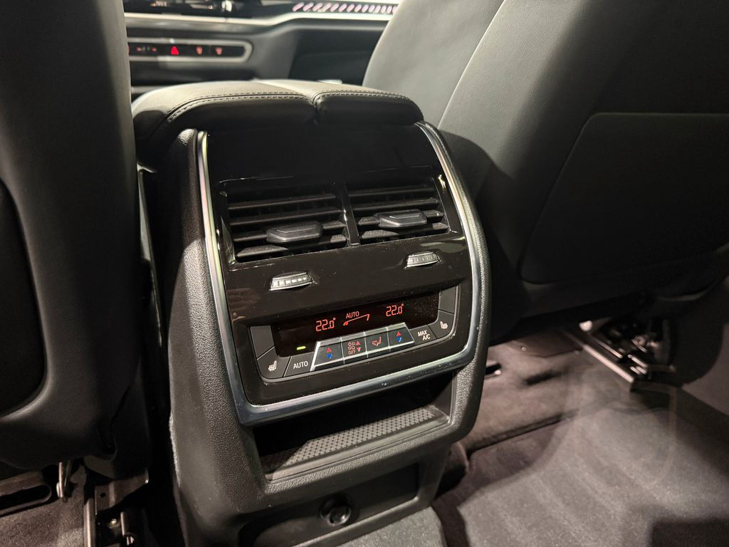 BMW X6 M60i xDrive Standhzg AHK M-Sitze ACC DA-Pro