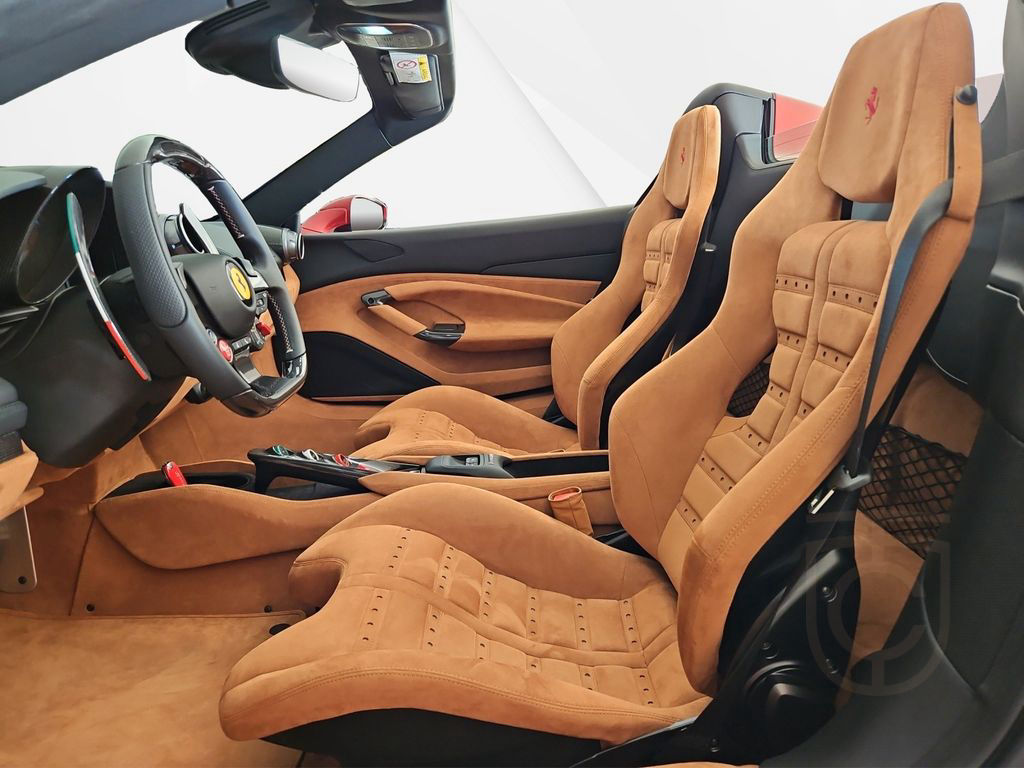 Ferrari F8 Spider LIFT DAYTONA SEATS SURRVIEW JBL
