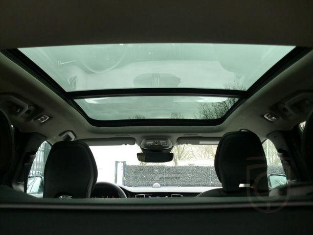 Volvo V60 T6 AWD Ultra Dark*Business-Paket*360Grad*B+W