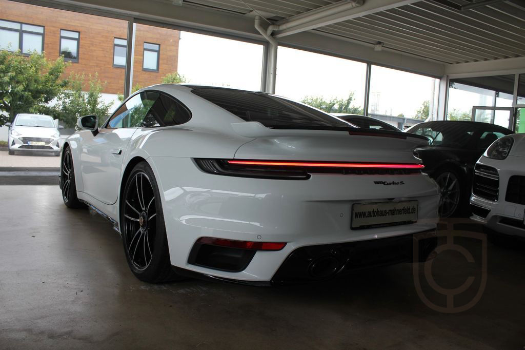 Porsche 992 Turbo S RHD/Sportabgas/SportDesign/GDach/SWA