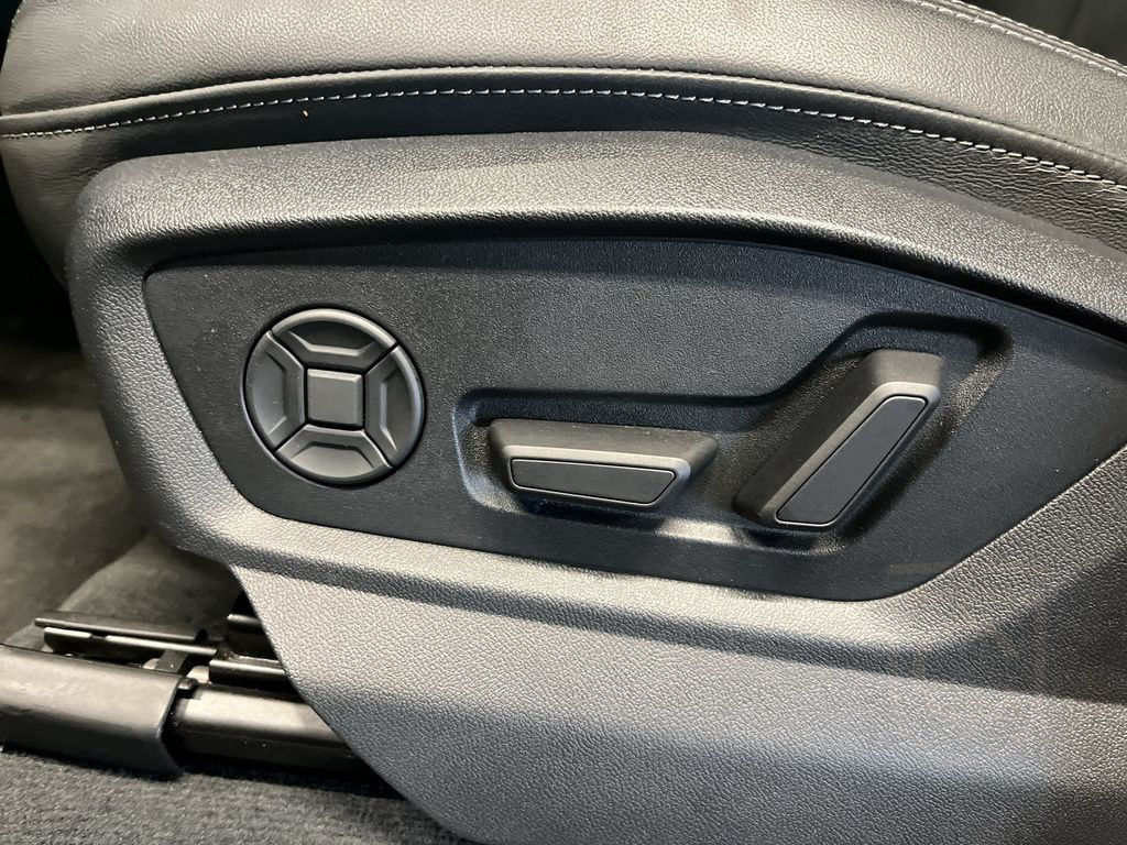Audi Q8 55 TFSI e quattro tiptronic Matrix 360 4xSHZ
