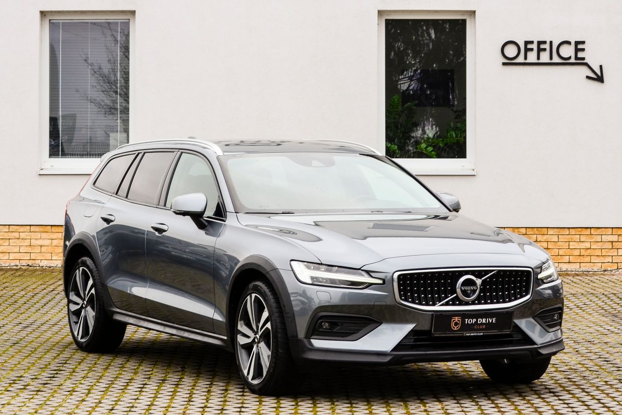Volvo V60 CC B4 AWD Momentum
